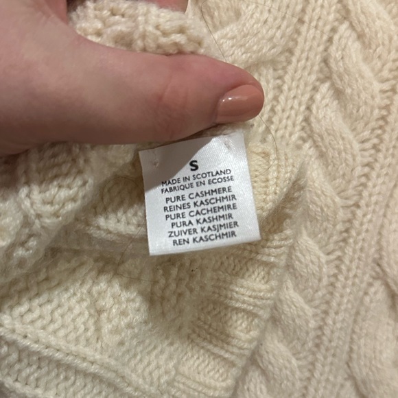Johnston’s of Elgin Cashmere Made in Scotland Cashmere Cable Knit Sweater Small - Picture 6 of 7